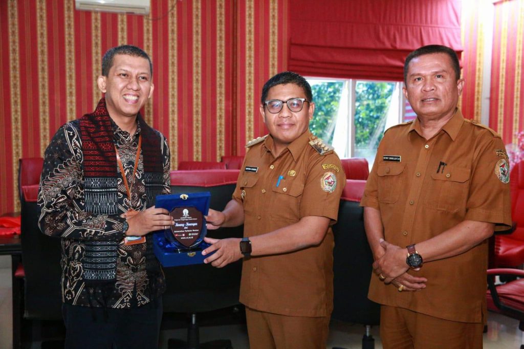 Silatuhrahmi dan Audiensi Direktur Universitas Terbuka Medan ke Kabupaten Tapanuli Utara