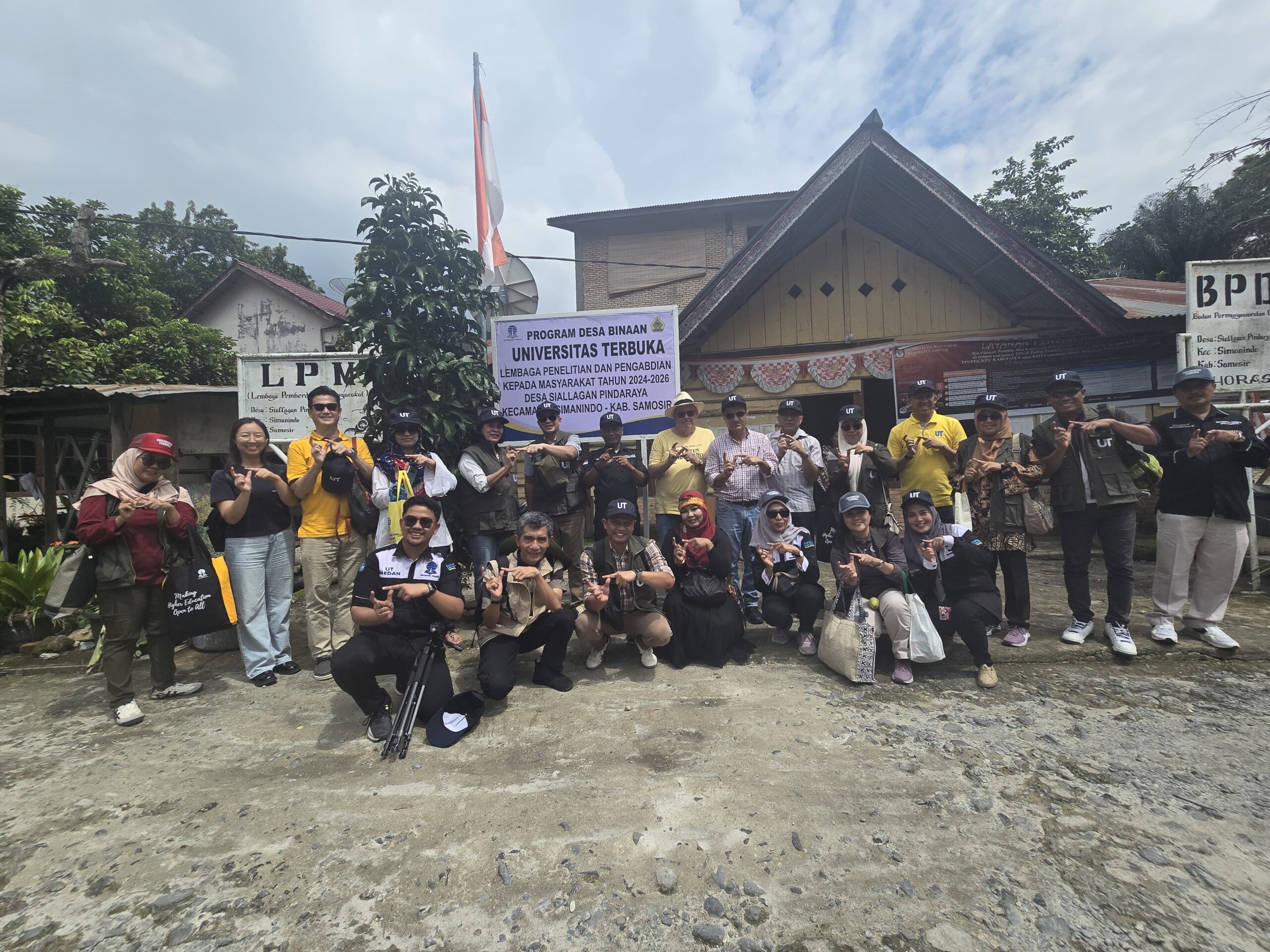 Gelar Pengabdian Kepada Masyarakat :UT Medan Berkolaborasi Membangun Desa Binaan di Siallagan Pindaraya, Kabupaten Samosir