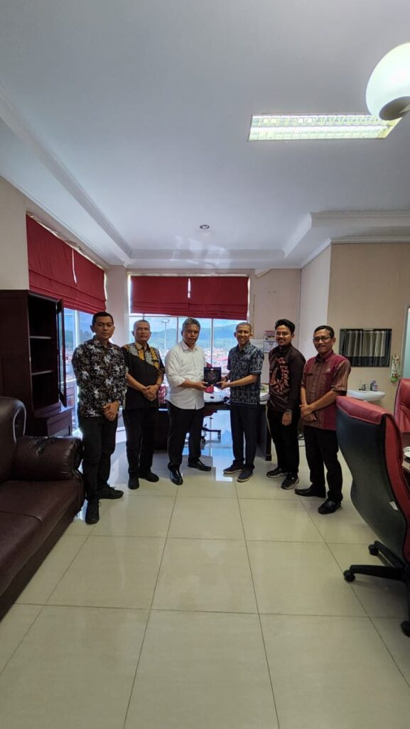 Direktur UT Medan Lakukan Audiensi dan Silaturahmi ke Wakil Bupati Tapanuli Utara