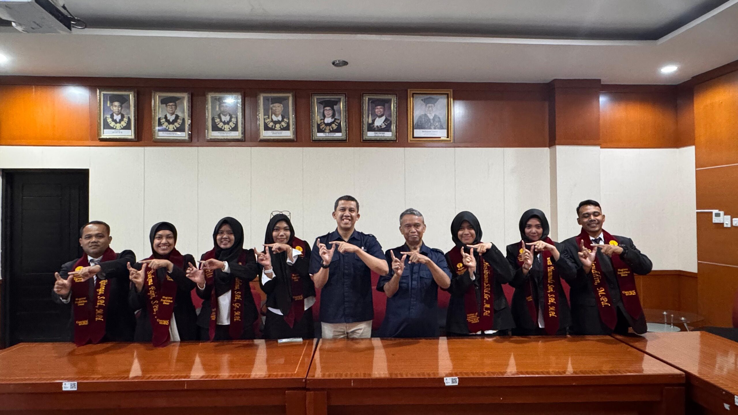 UT Medan Gelar Sidang Tesis, Tujuh Mahasiswa Magister Siap Kontribusi untuk Pendidikan Dasar