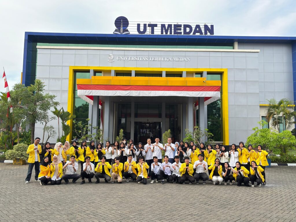 UT Medan Gelar Upacara Bendera Peringatan HUT ke-80 RI dan Perlombaan Memeriahkan Kemerdekaan Indonesia