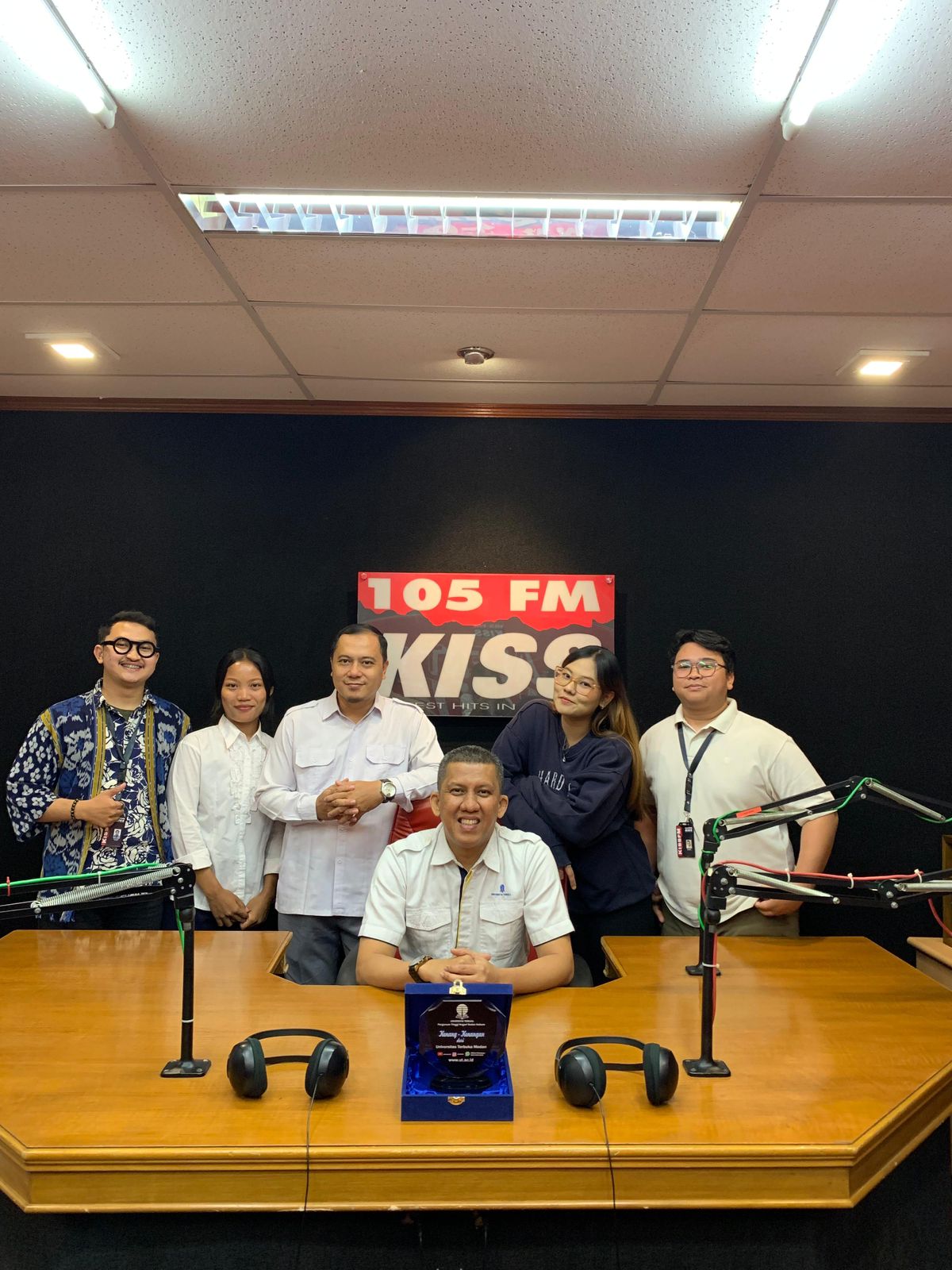 Diskusi Talkshow Radio di Voks FM dan Kiss FM Medan bersama Universitas Terbuka