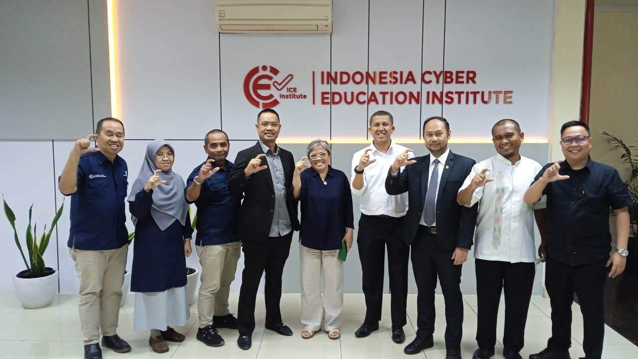 Direktur UT Medan Berkunjung ke Kantor Indonesia Cyber Education Institute : : Perkuat Sinergi dalam Pendidikan Digital