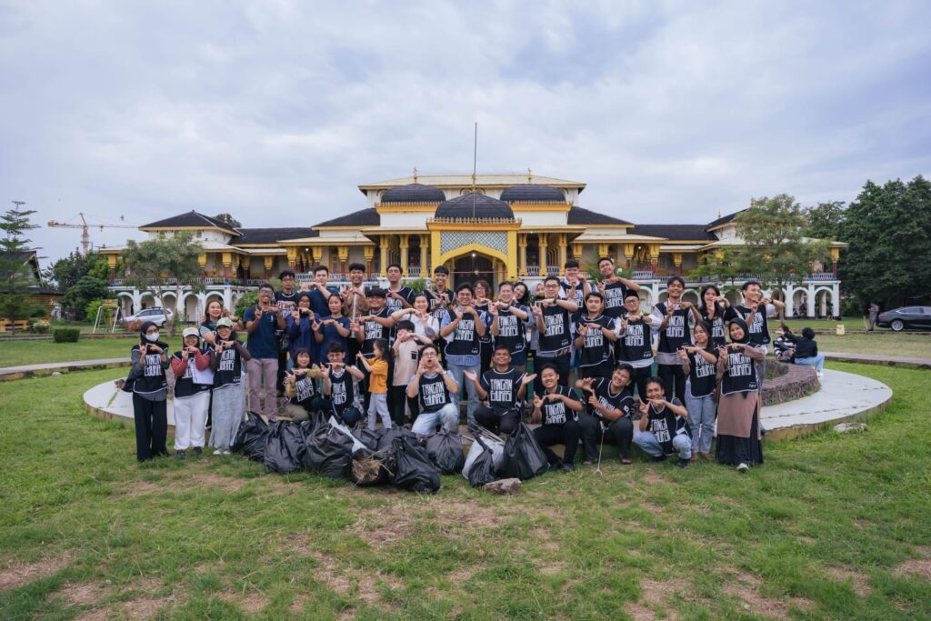 Ormawa UT Medan Ambil Bagian dalam Kegiatan “Ramadan Cleanup” bersama Yayasan Tangan Edukasi