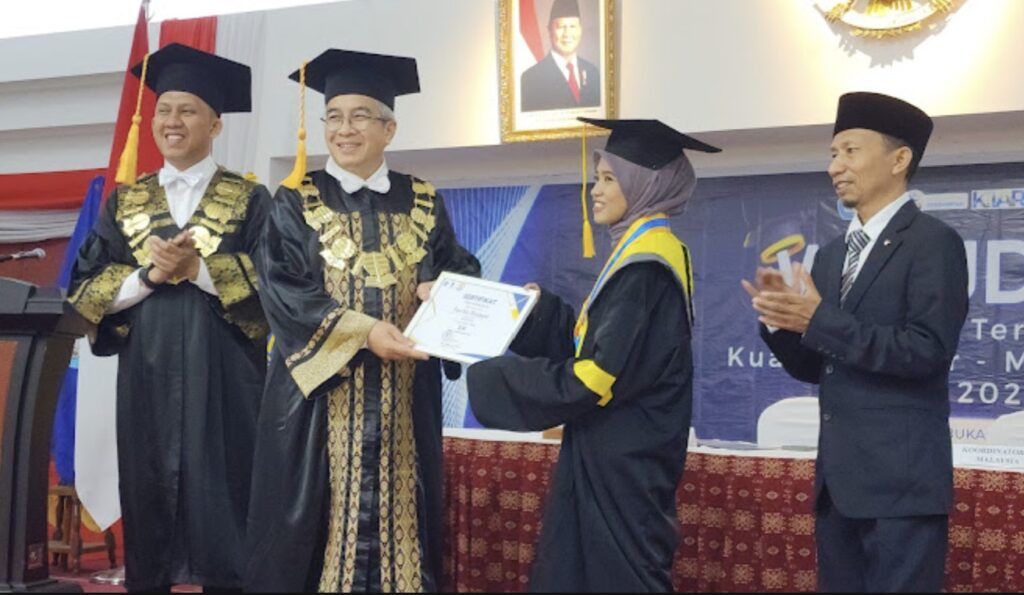 Wisuda UT di KBRI Kuala Lumpur, Teguhkan Komitmen Pendidikan Tanpa Batas bagi Warga Indonesia di Malaysia